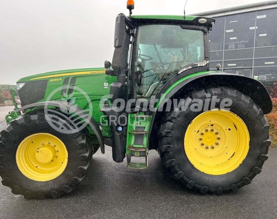 John Deere 6250R
