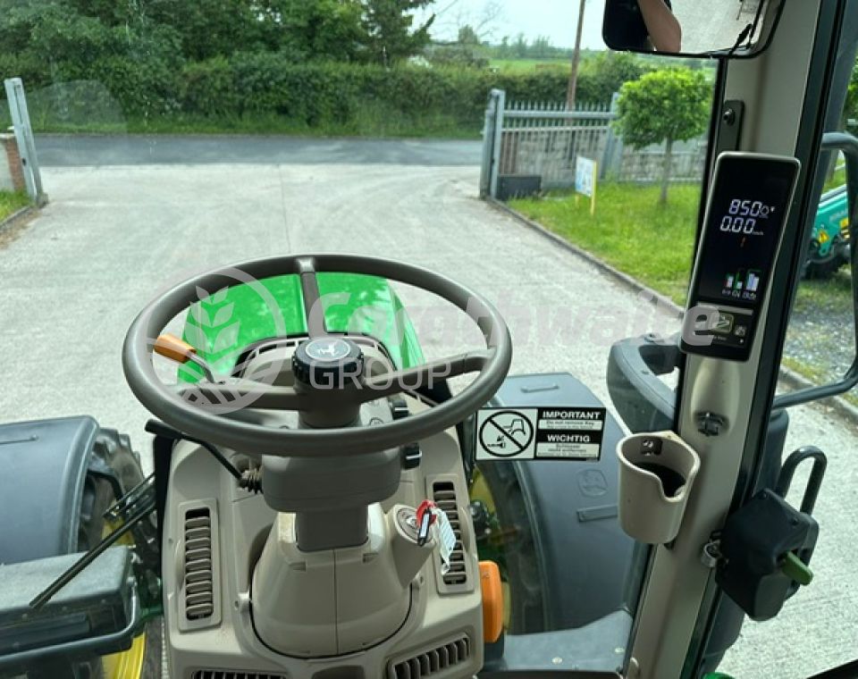John Deere 6130M