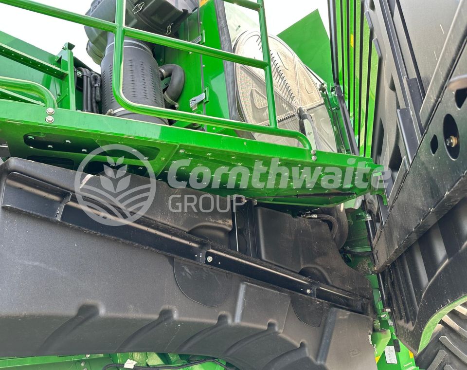 John Deere T560i