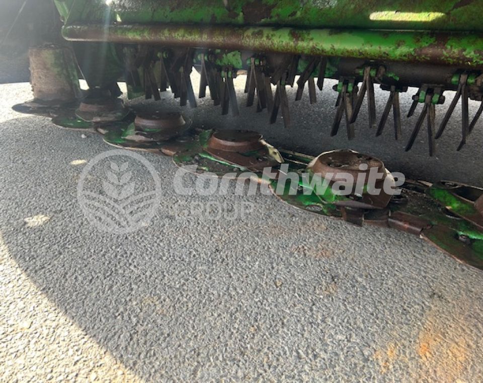 John Deere 328A