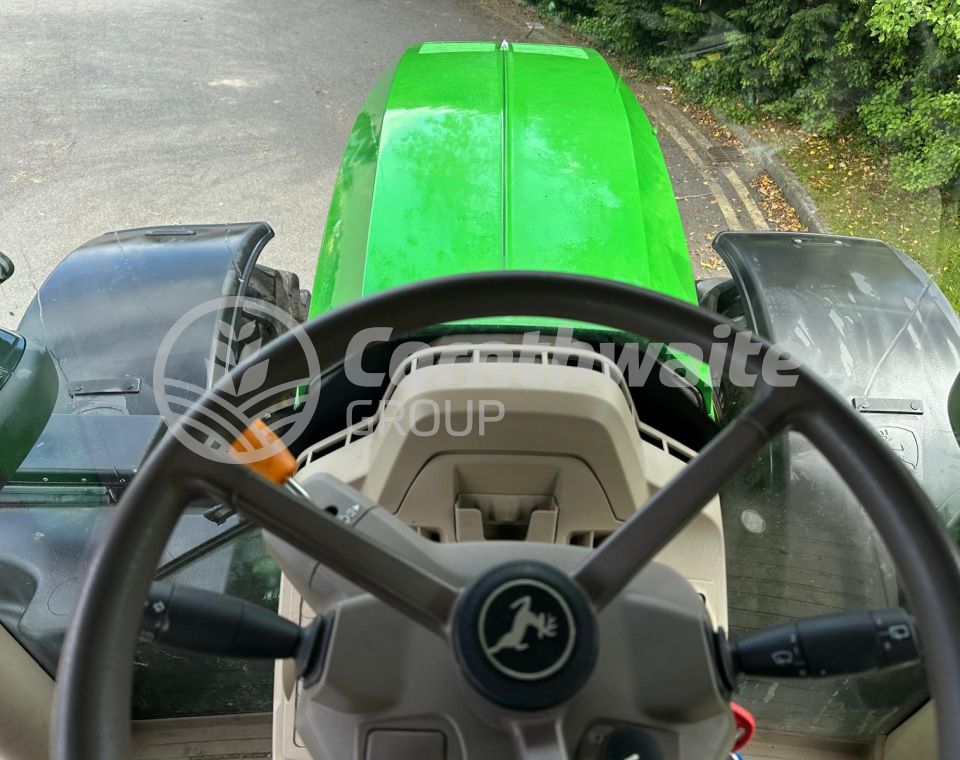 John Deere 6R 215