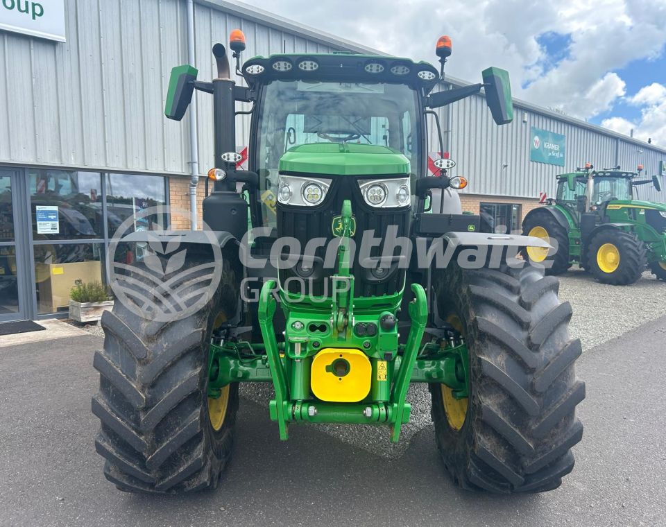 John Deere 6R 215