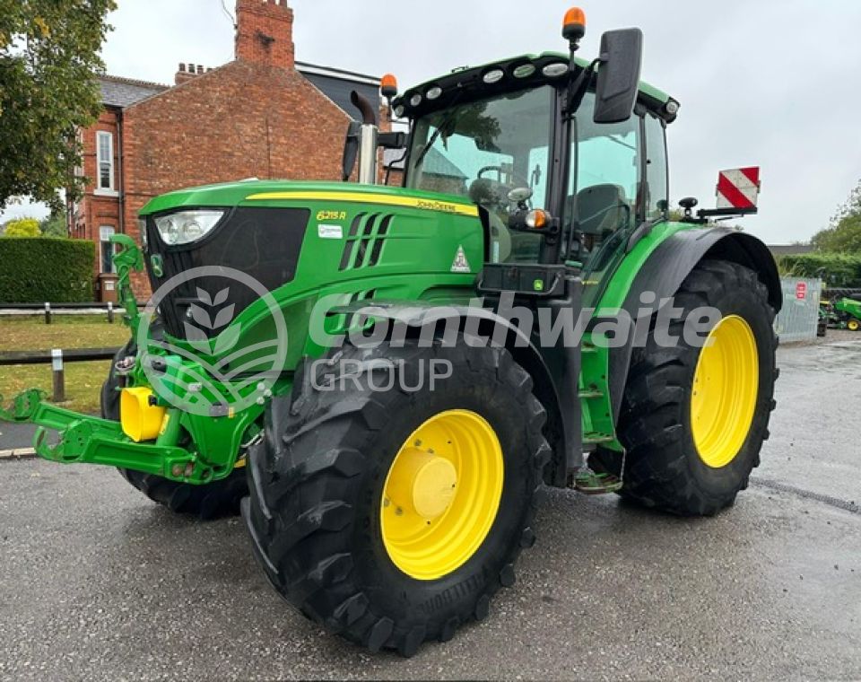 John Deere 6215R                         