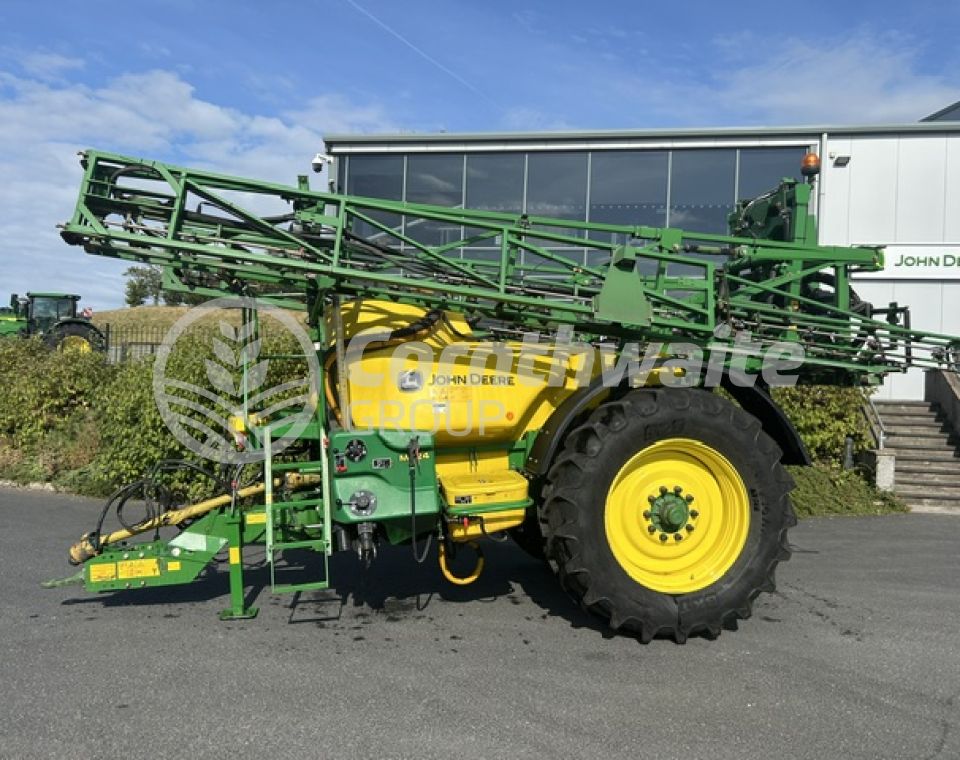 John Deere M724 Trailed Sprayer