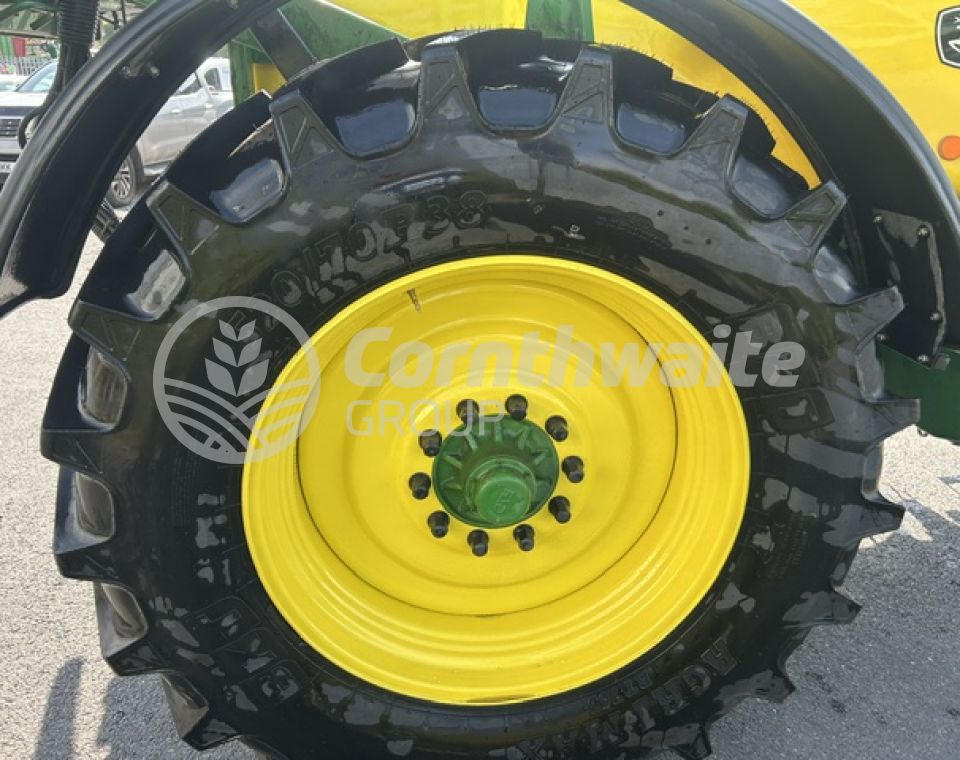 John Deere M724 Trailed Sprayer