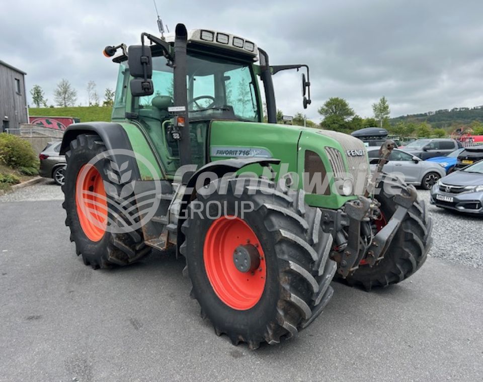 Fendt FAVORIT 716 VARIO