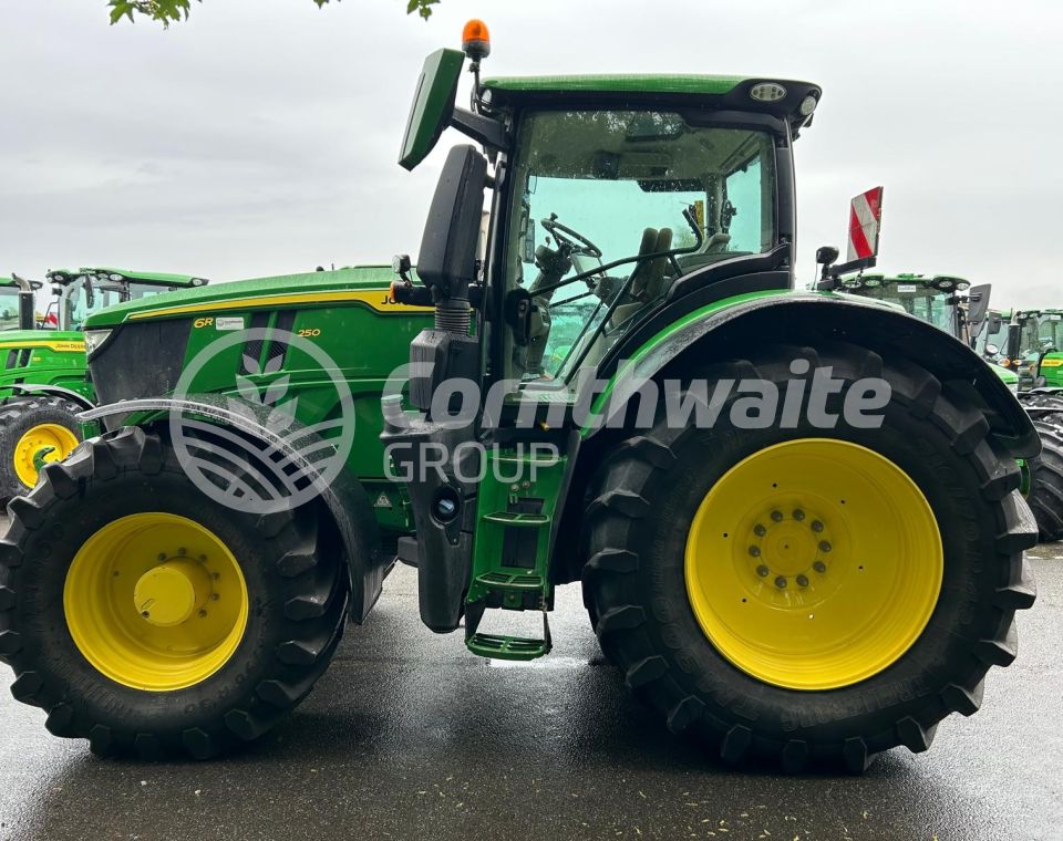 John Deere 6R 250
