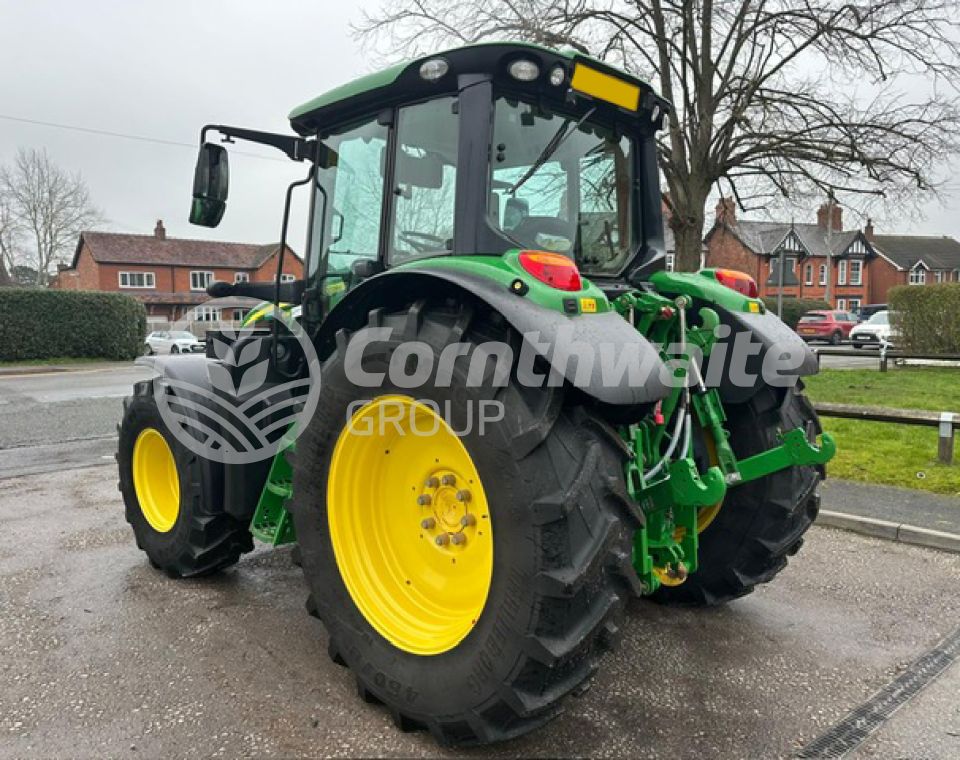 John Deere 6120M