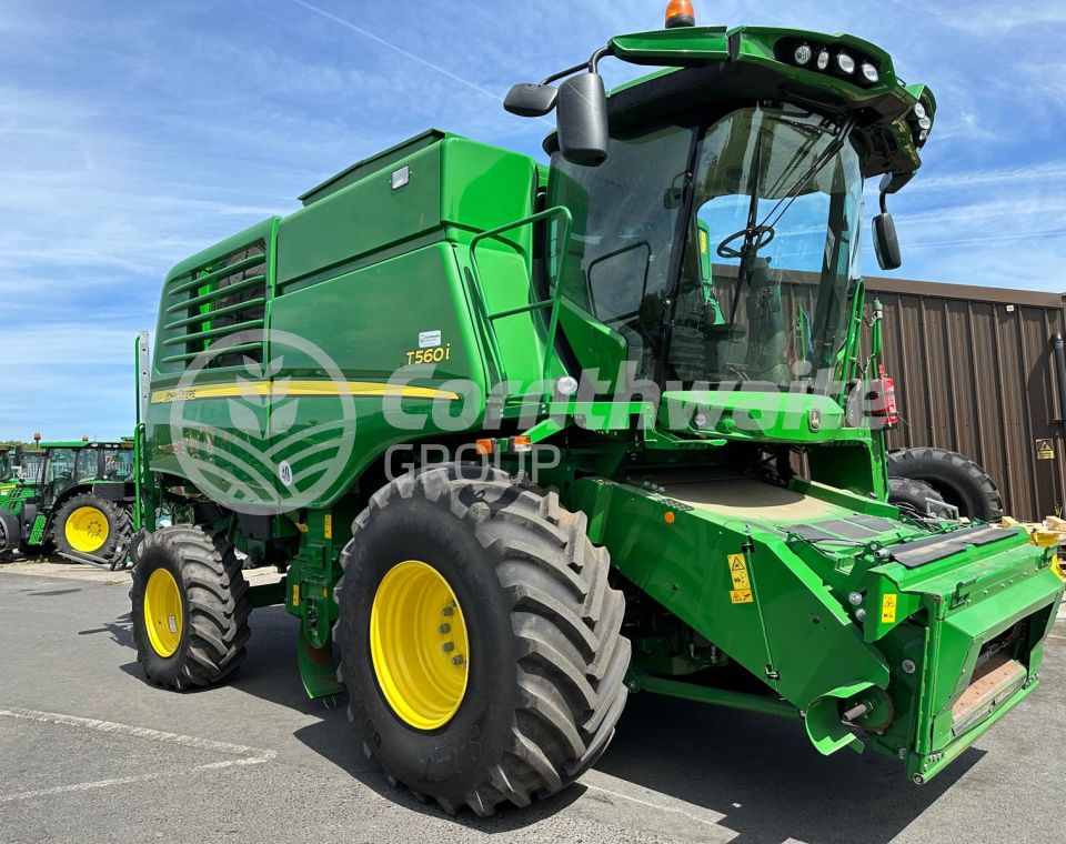 John Deere T560i