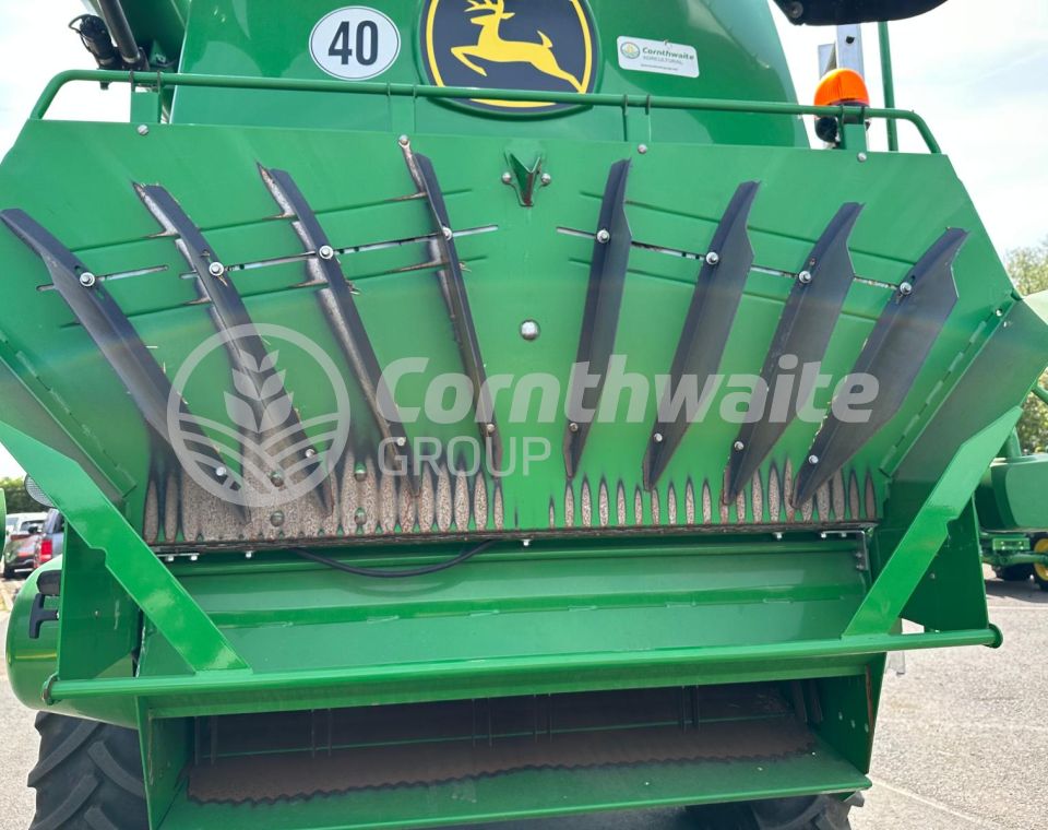 John Deere T560i