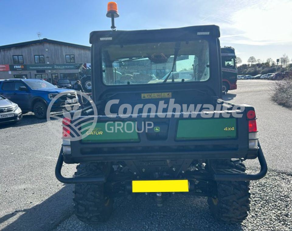 John Deere 865M