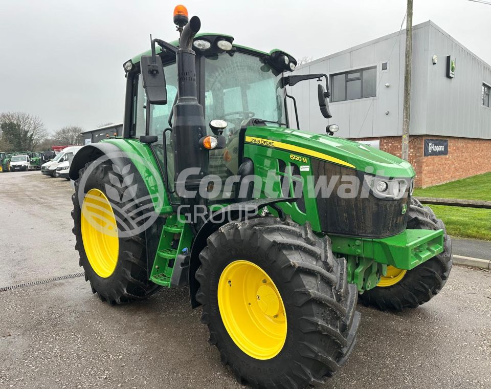 John Deere 6120M