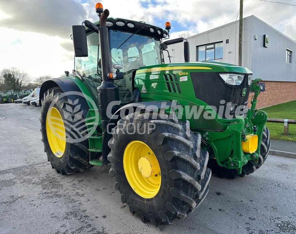 John Deere 6215R