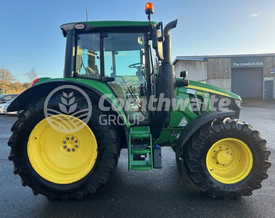 John Deere 6110M