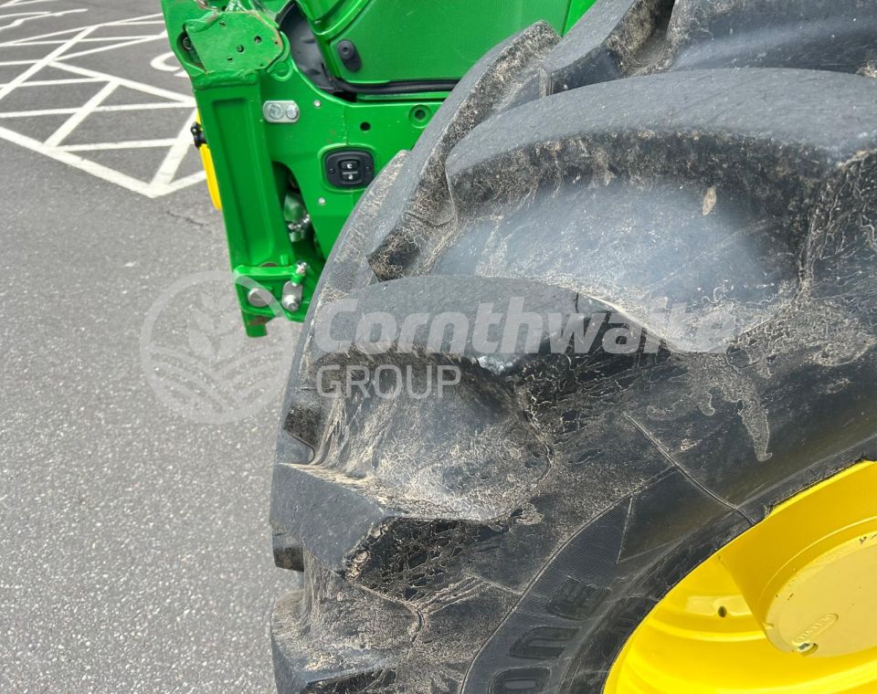 John Deere 6R 215