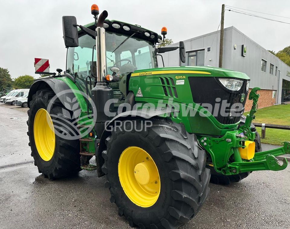 John Deere 6215R                         