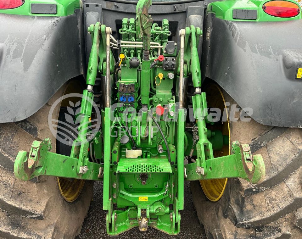 John Deere 6R 195