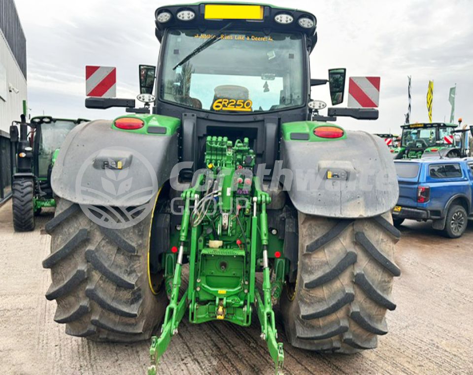 John Deere 6R 250