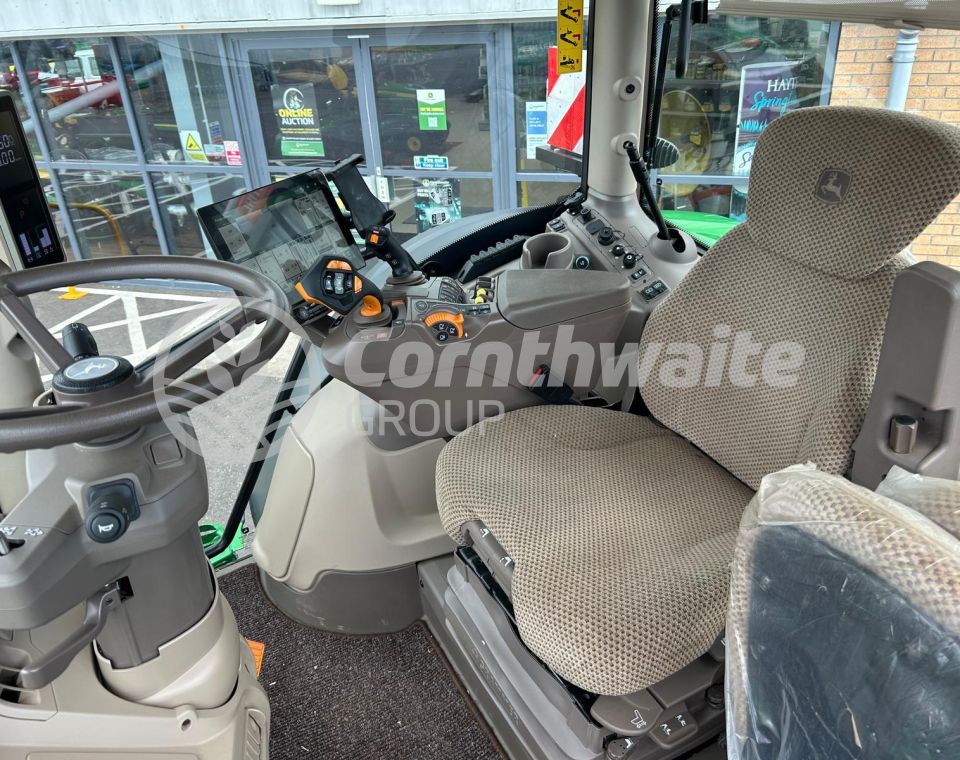 John Deere 6R 215