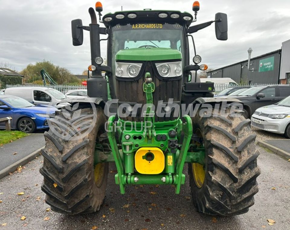 John Deere 6R 195