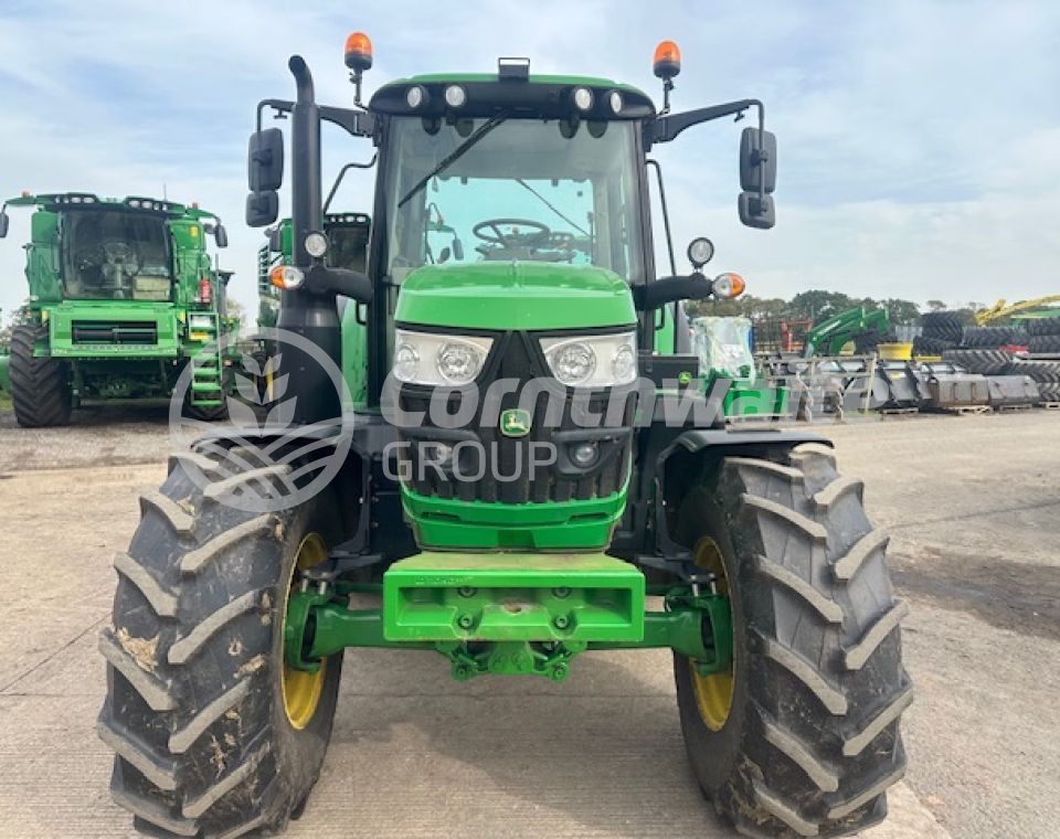 John Deere 6120M