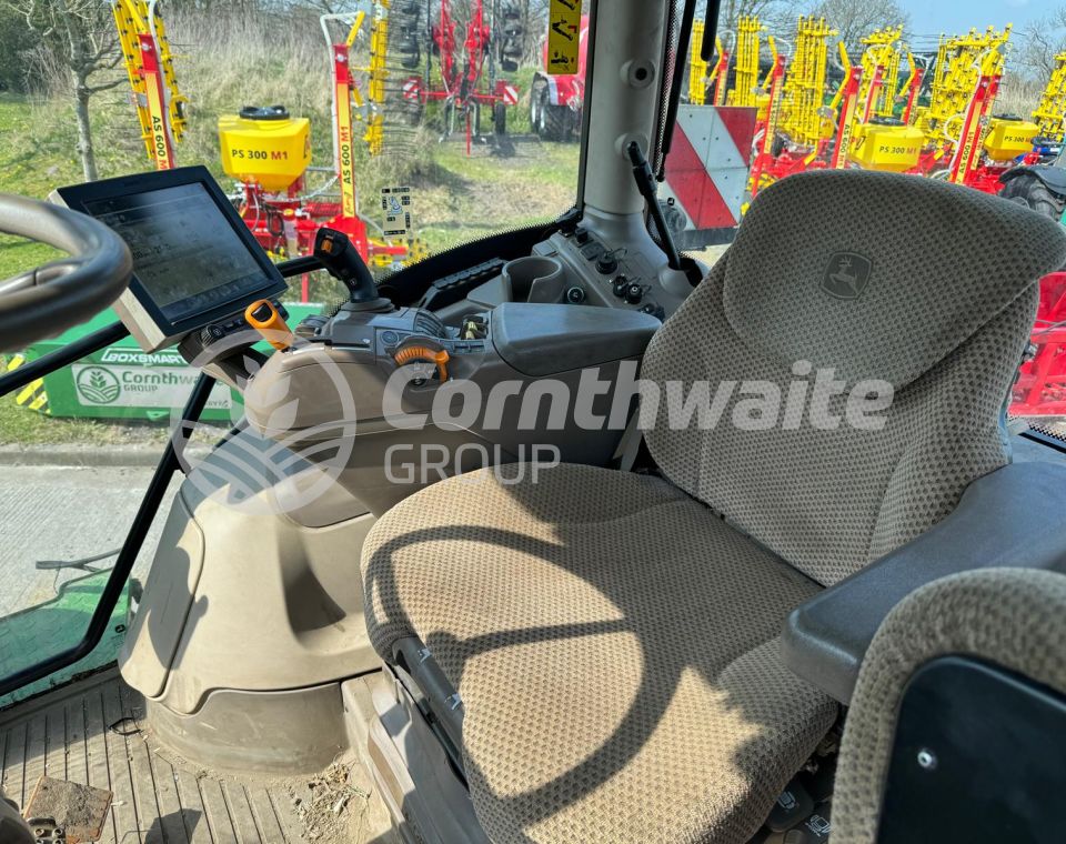 John Deere 6R 250