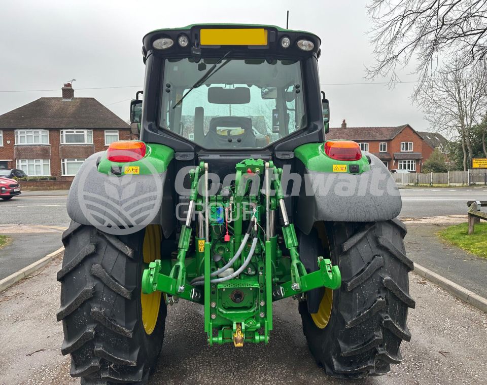 John Deere 6120M