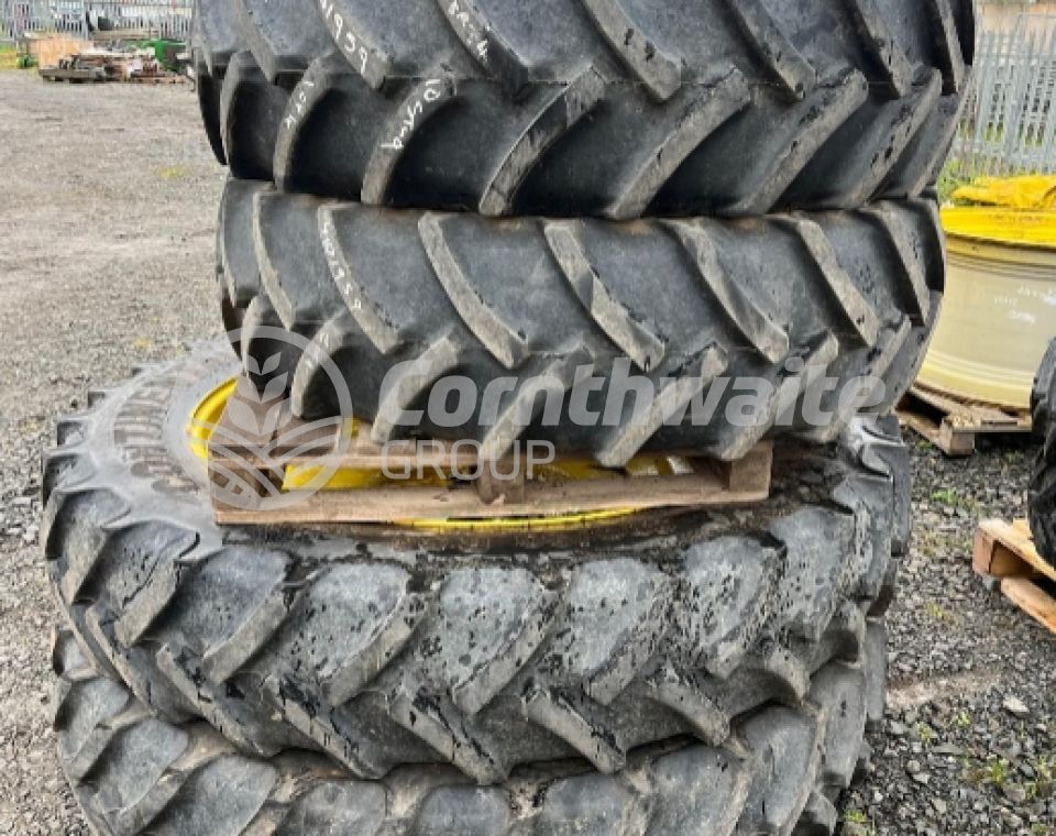 John Deere Row Crop Wheels 380/90R50 and 380/85R34
