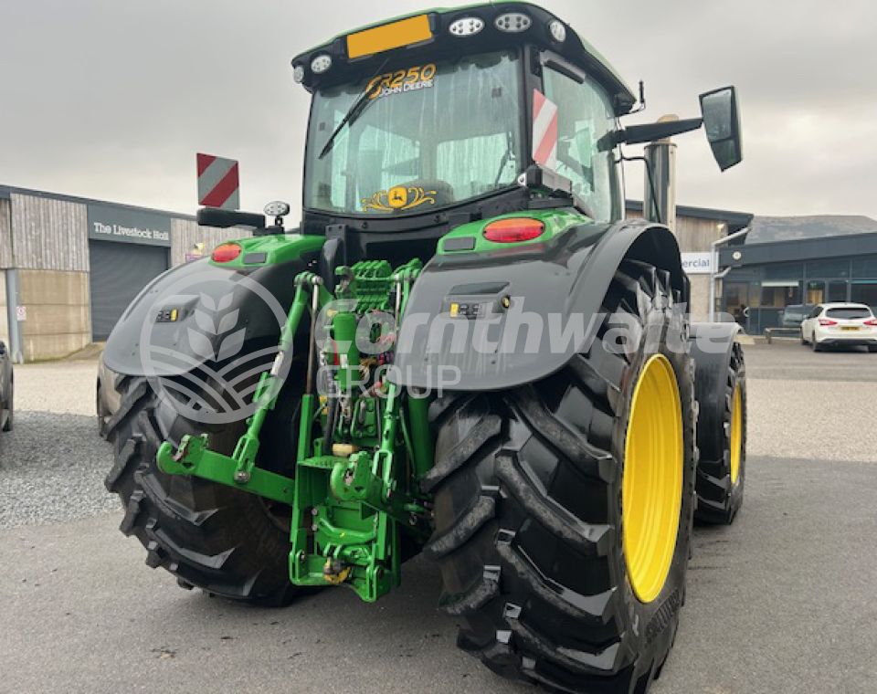 John Deere 6R 250