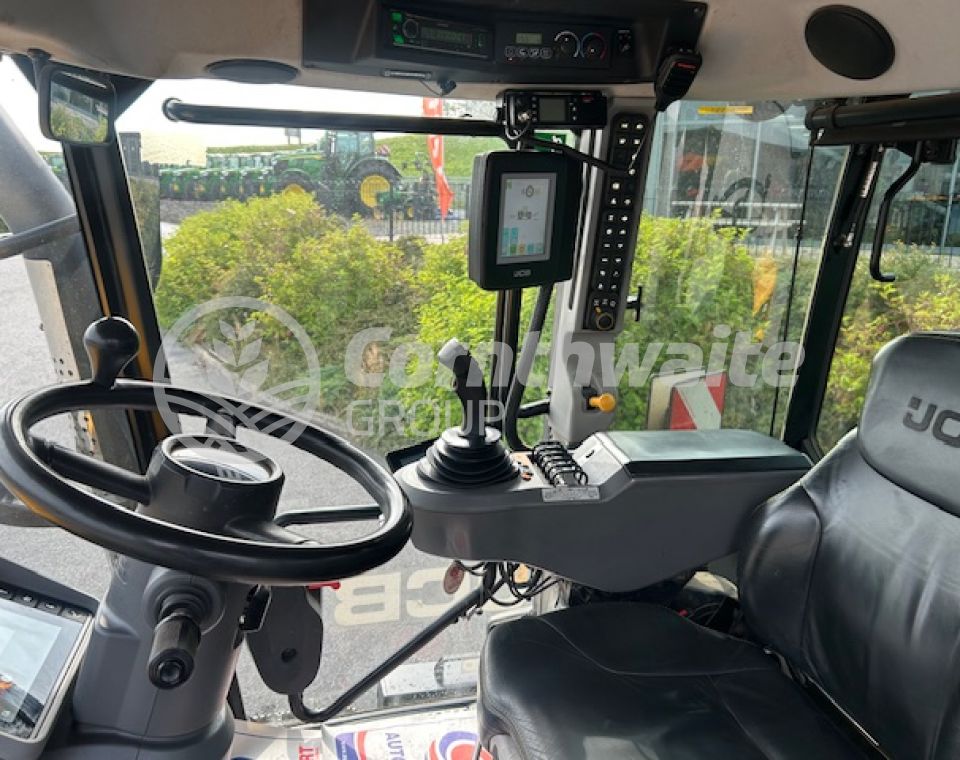 JCB Fastrac 4220