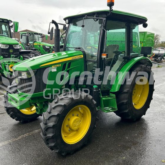 John Deere 5075E