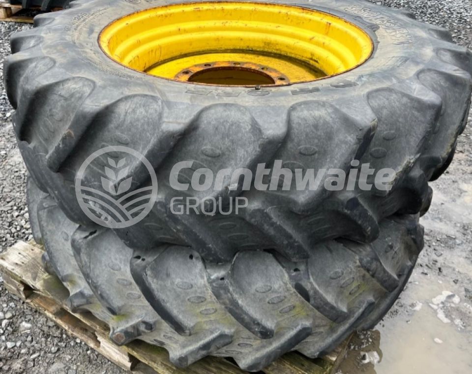 John Deere Row Crop Wheels 380/90R46 & 380/85R30 BKT tyres