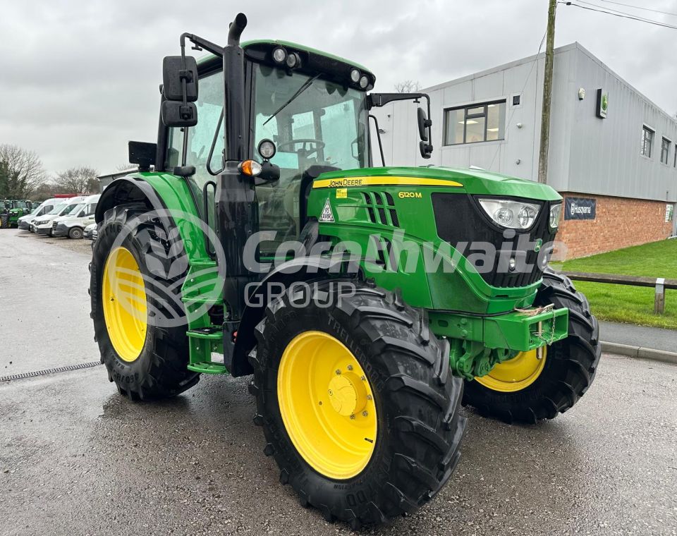 John Deere 6120M