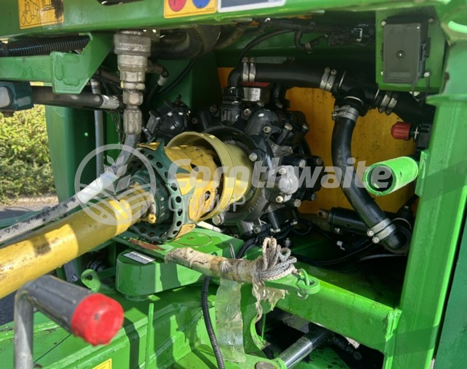 John Deere M724 Trailed Sprayer