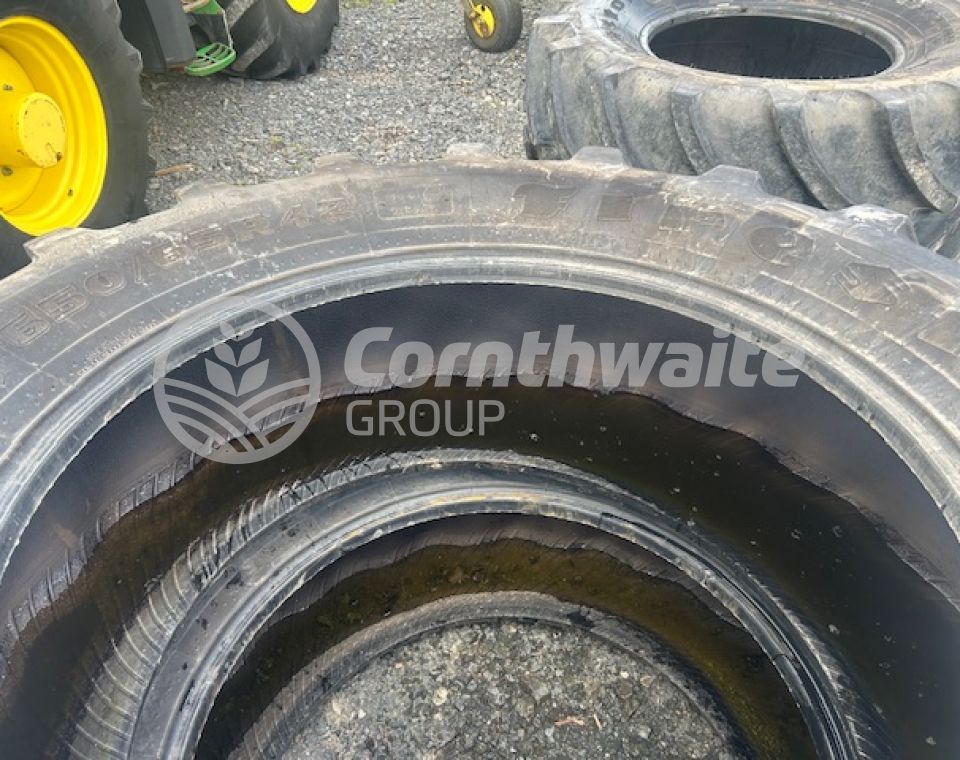 Firestone Pair of 650/65/42  Pair of 600/65/28