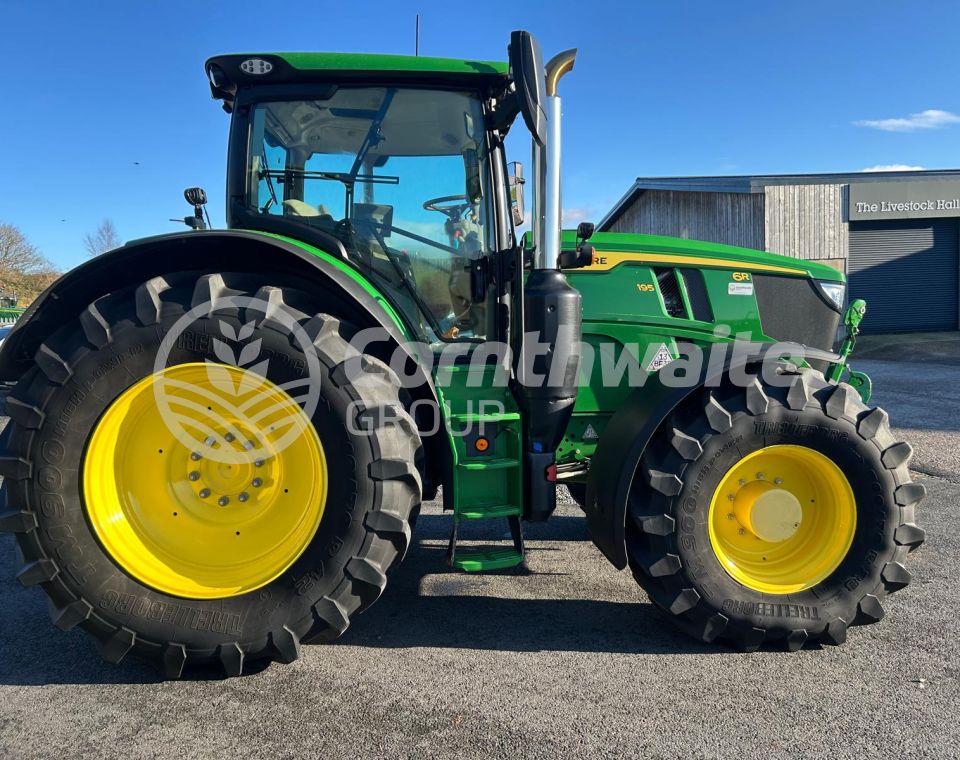 John Deere 6R 195