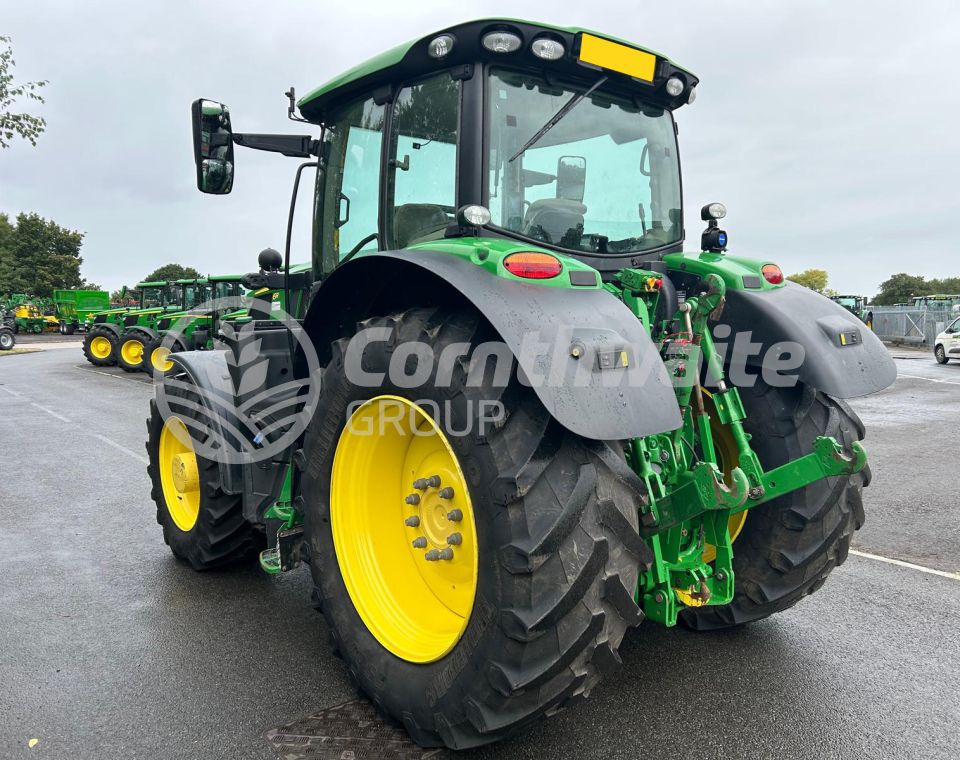 John Deere 6R 215