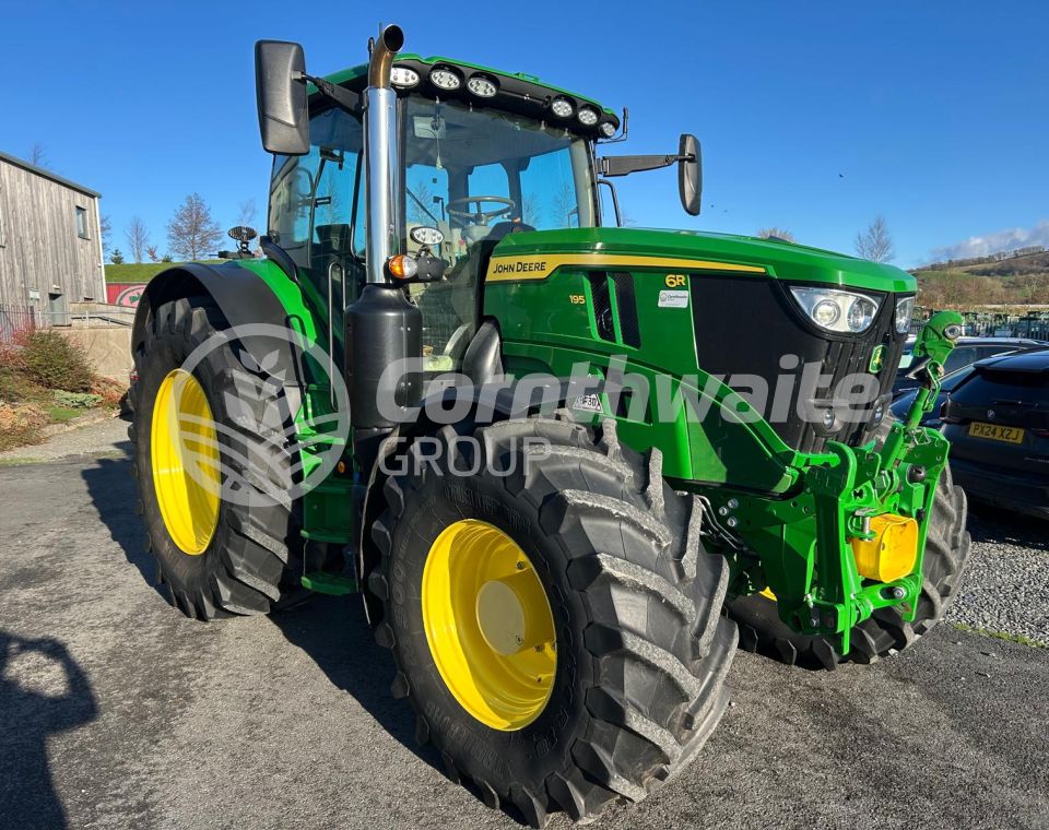 John Deere 6R 195
