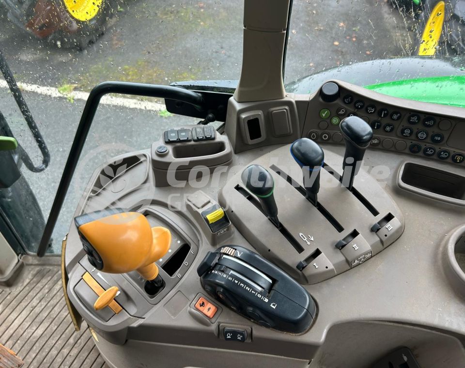 John Deere 6120M