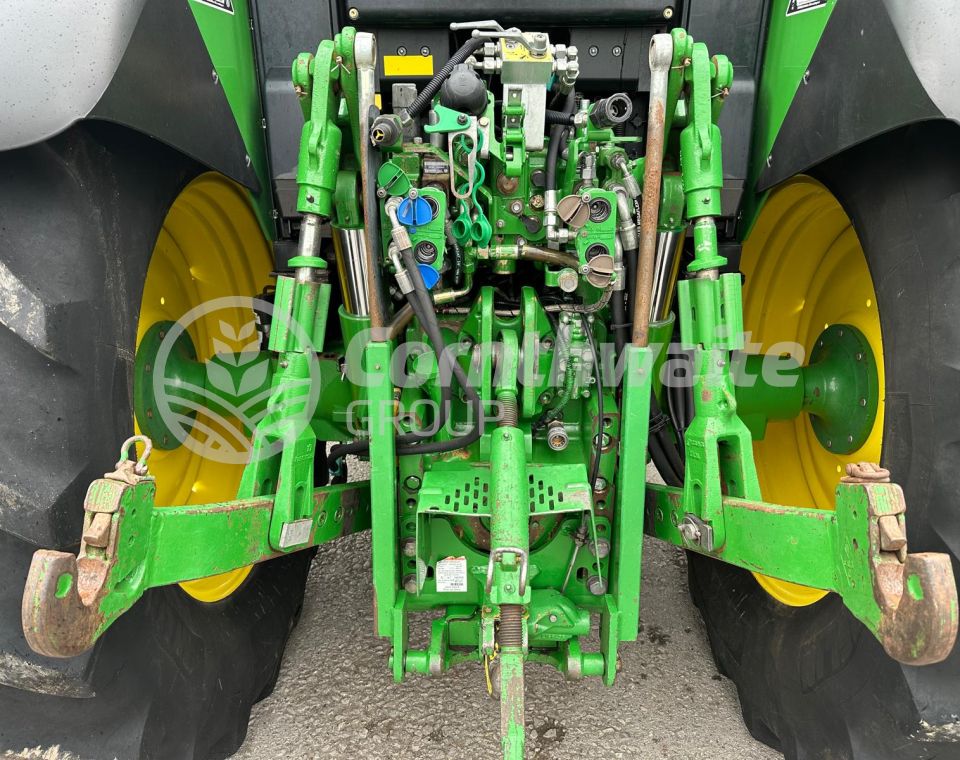 John Deere 6630