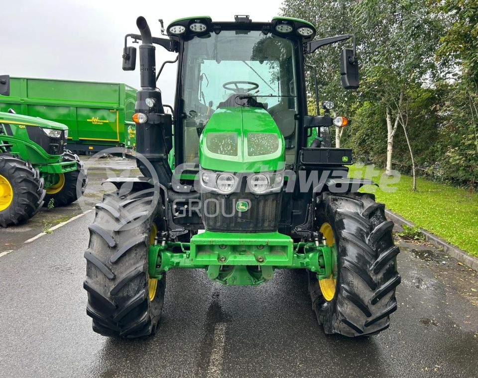 John Deere 6120M