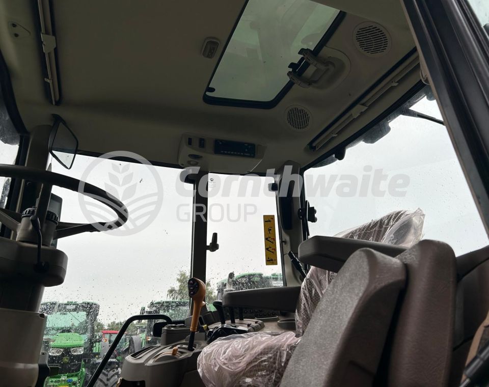 John Deere 6120M