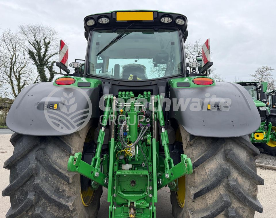 John Deere 6R 215