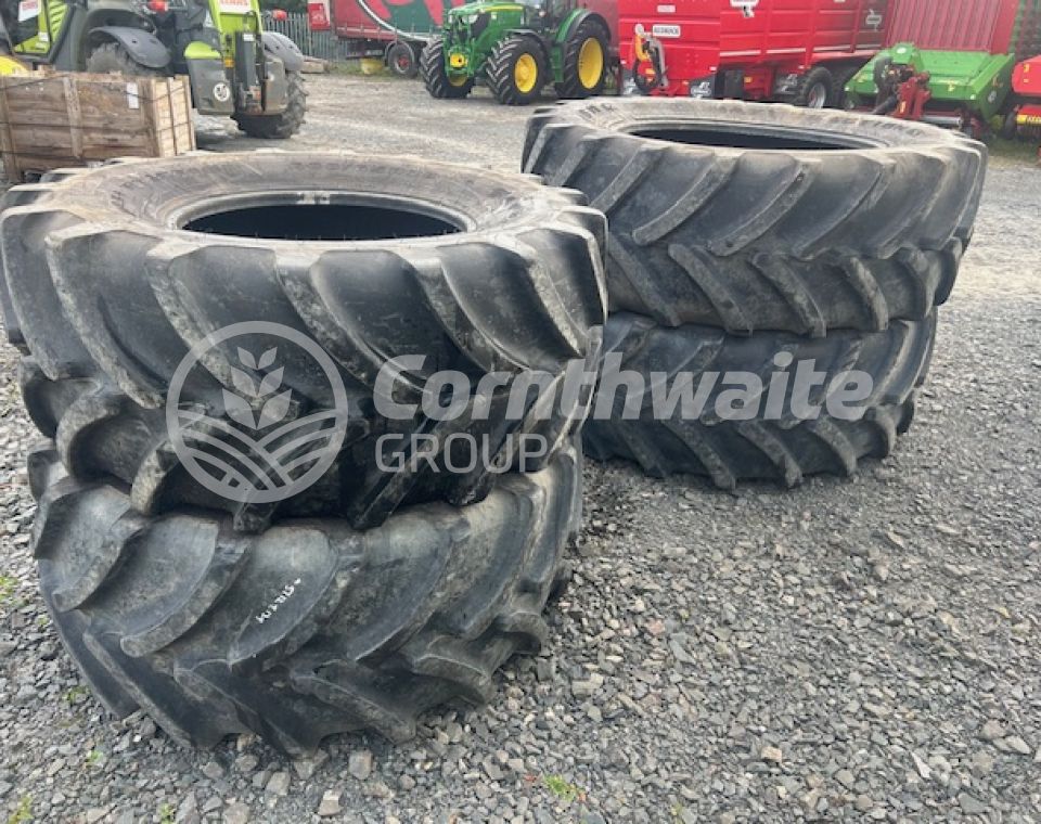 Firestone Pair of 650/65/42  Pair of 600/65/28