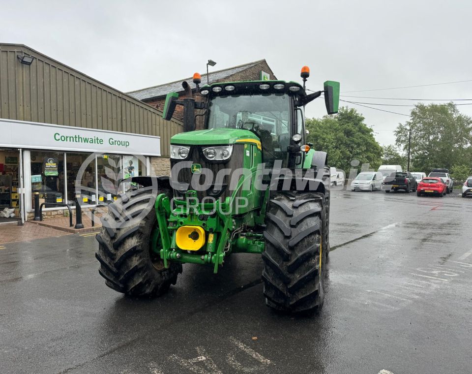 John Deere 6R 215