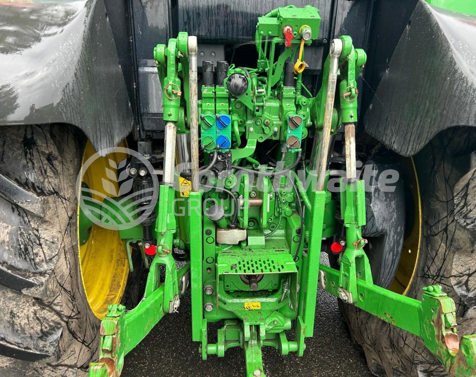 John Deere 6120M