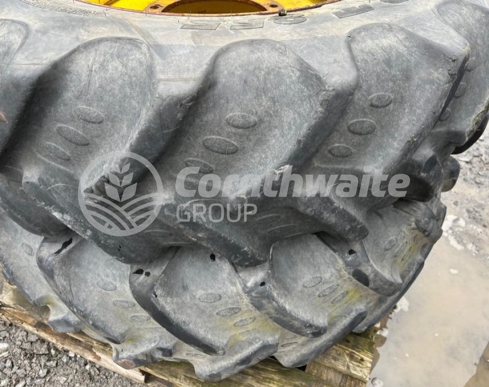 John Deere Row Crop Wheels 380/90R46 & 380/85R30 BKT tyres
