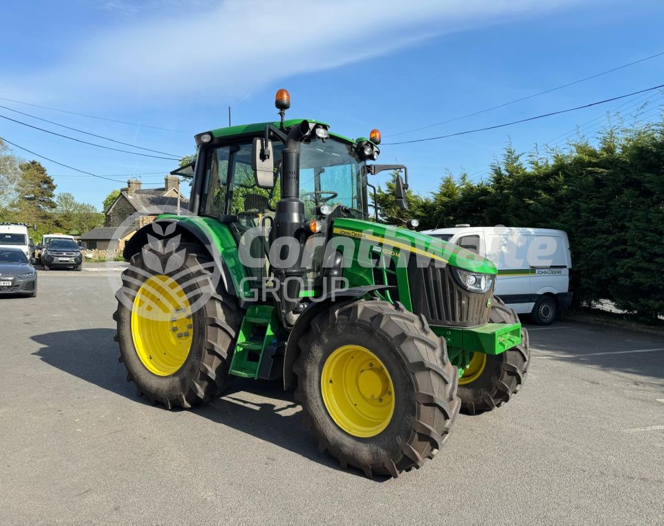 John Deere 6120M