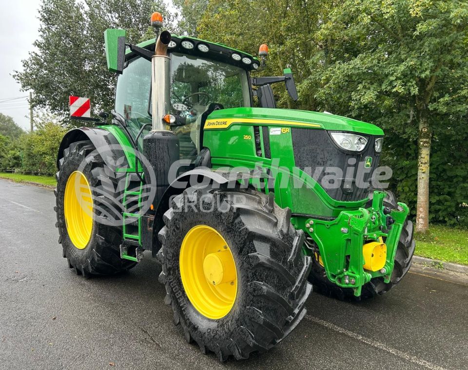 John Deere 6R 250