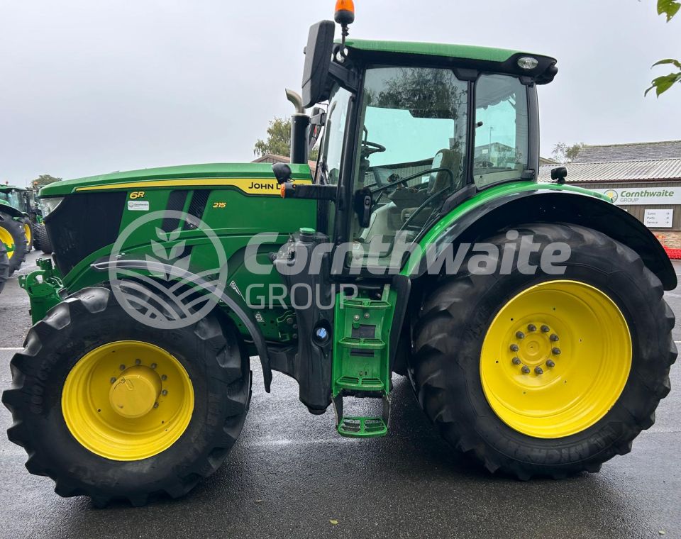 John Deere 6R 215